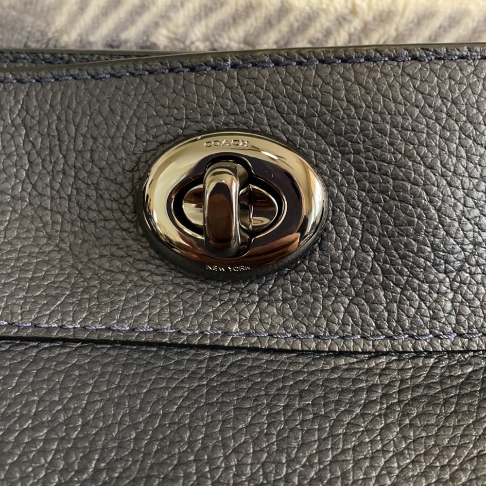 Coach Turnlock Leather Shoulder Bag Dark Navy - Picture 4 of 10